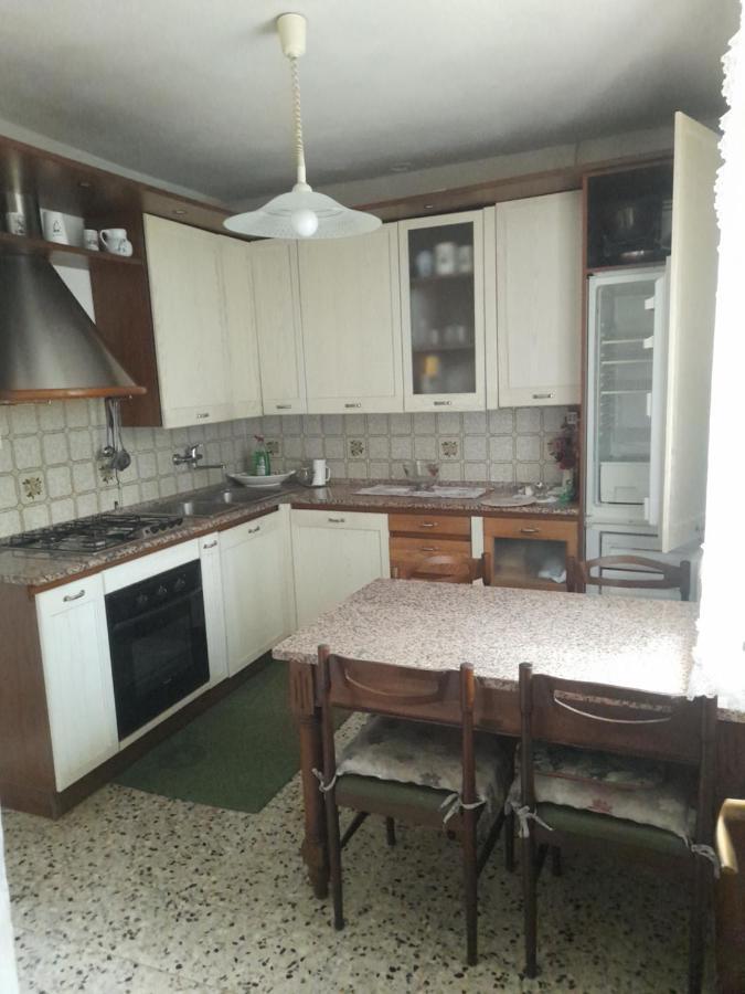 לינה וארוחת בוקר Castelveccana Nonna Anita מראה חיצוני תמונה